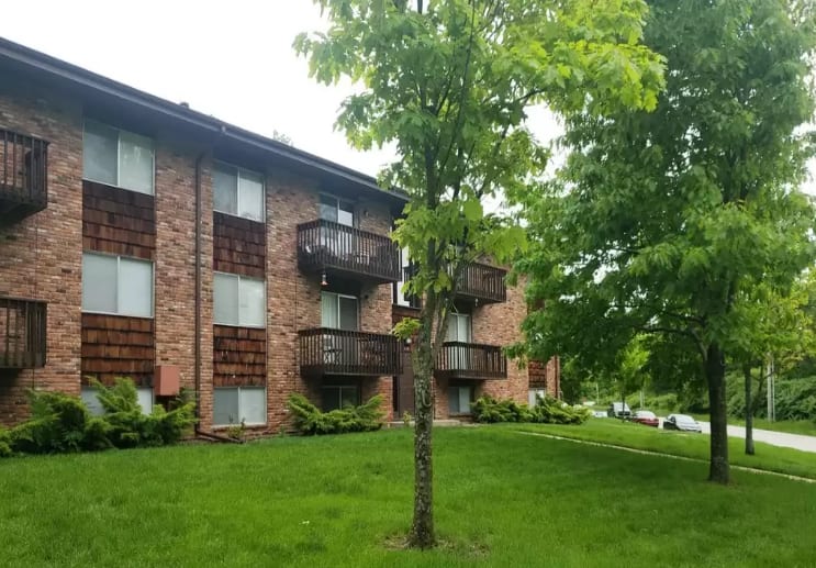 Photos and Video of Brookside Apartments in Independence, MO